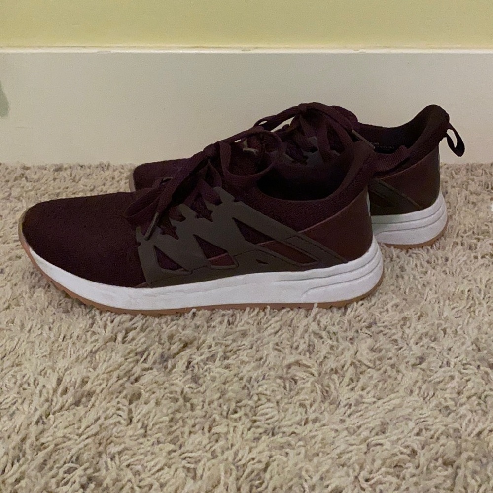 Maroon Fabletics Tennis Shoes